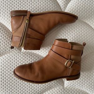 Sperry ankle bootie, size 7 — like new!